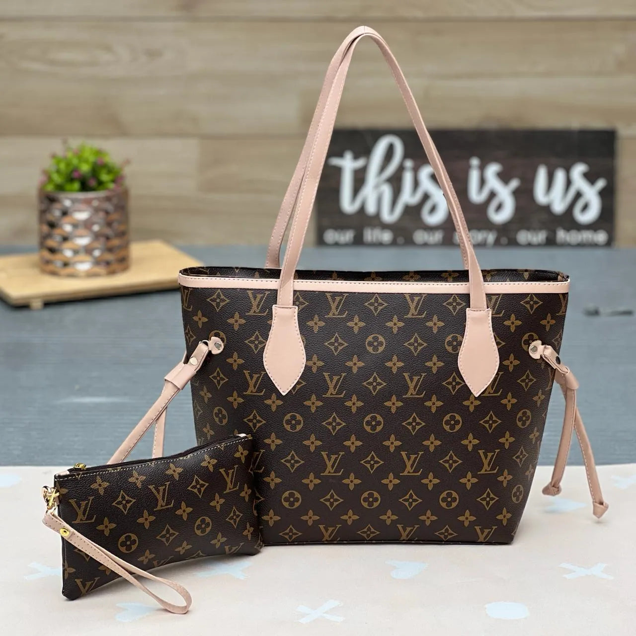 El Regalo Perfecto: ¡Bolso Elegante y Cosmetiquera para Mamá! 🎁 + ENVIO GRATIS ✨