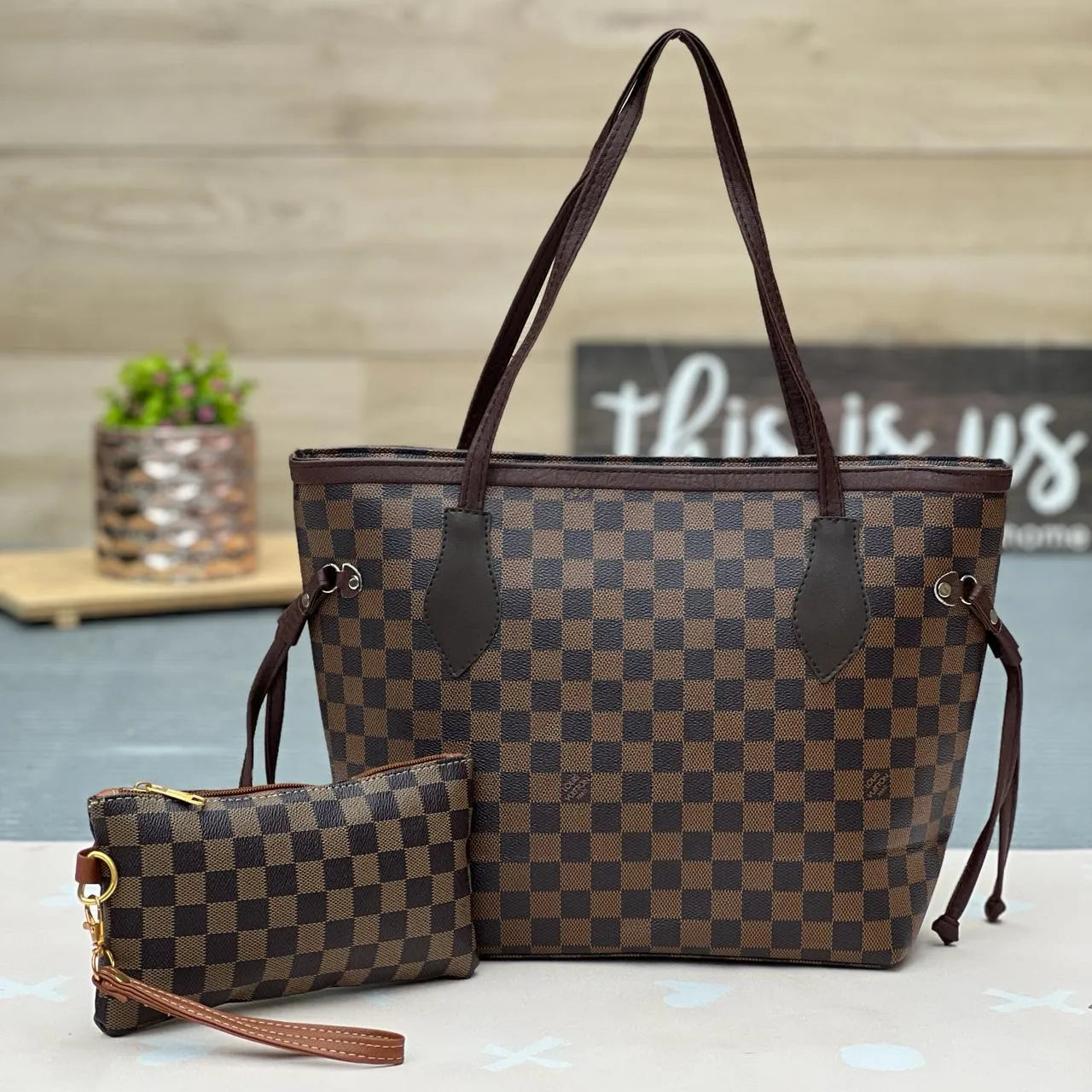 El Regalo Perfecto: ¡Bolso Elegante y Cosmetiquera para Mamá! 🎁 + ENVIO GRATIS ✨